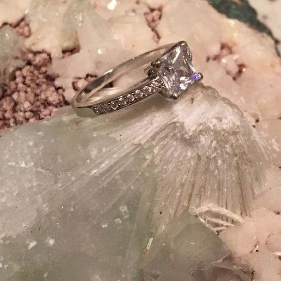 đź’‹đź’‹Princess Cut Sterling Silver Engagementđź’‹đź’‹ - Picture 5 of 7